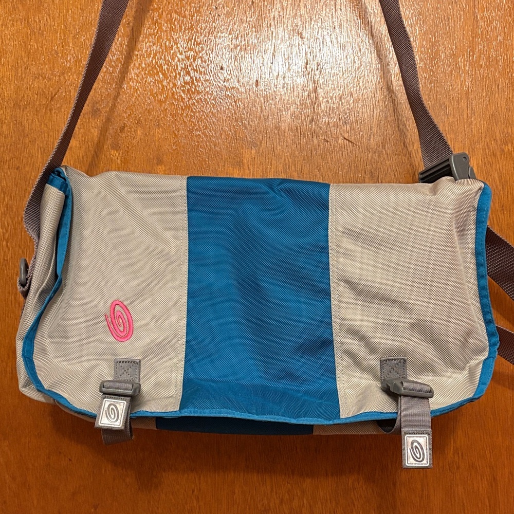 TimBuk 2 commute laptop messenger bag 1.0 with removable shoulder 23L